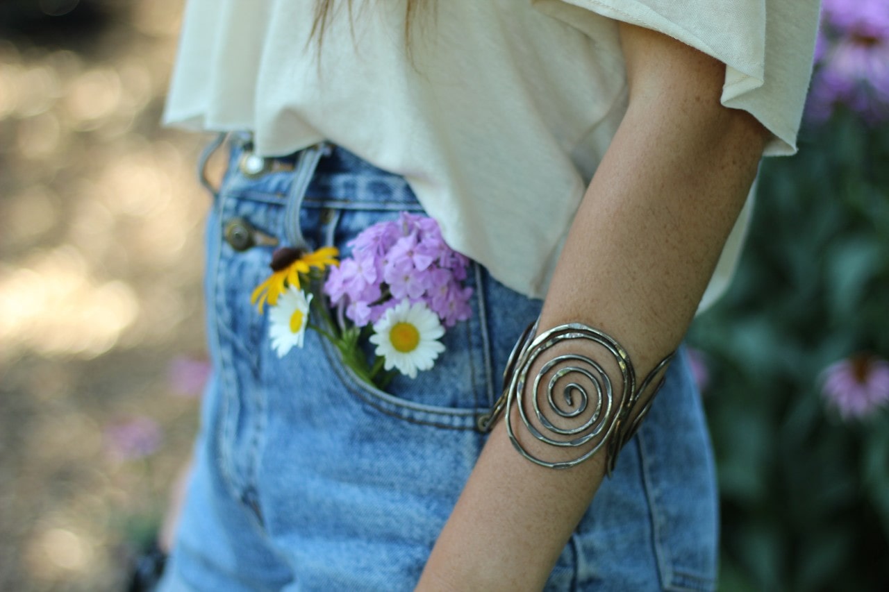 POPULAR BRACELETS COLLECTIONS POPULAR BRACELETS COLLECTIONS