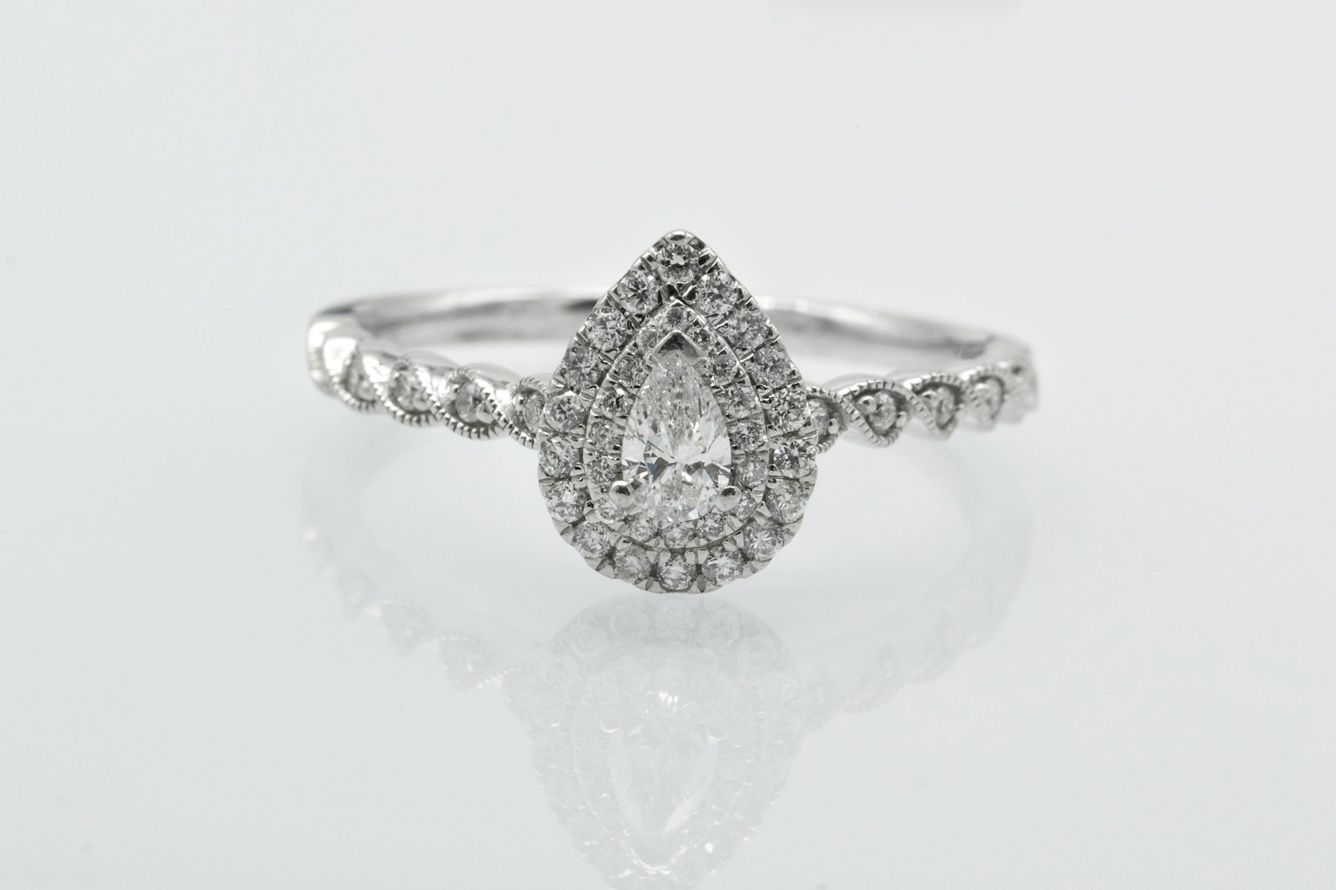 a pear-shaped engagement ring a pear-shaped engagement ring